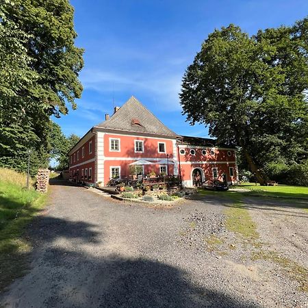 Rodinna Farma Sedmikraska Sněžné Buitenkant foto